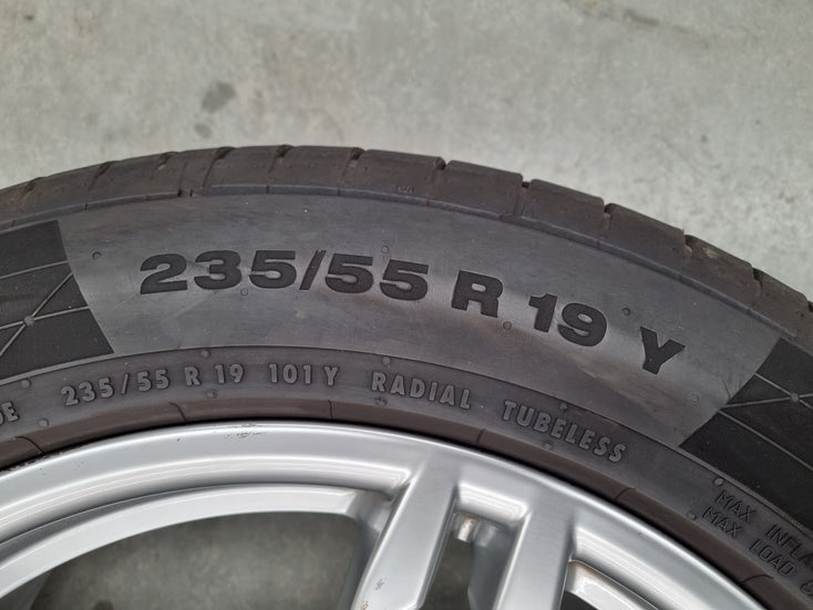 Load image into Gallery viewer, Genuine Porsche Macan S 19 Inch Wheels and Tyres Set of 4