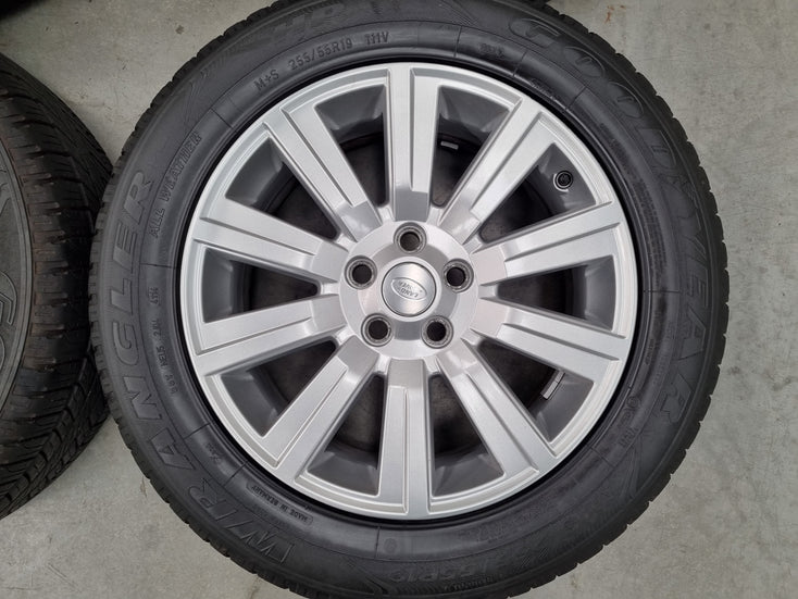 Load image into Gallery viewer, Genuine Land Rover Discovery 4 Silver 19 Inch Wheels and Tyres Set of 4