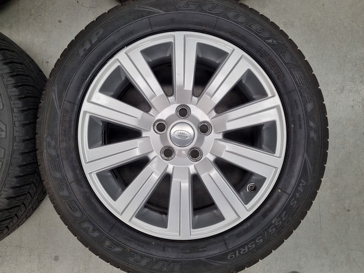 Load image into Gallery viewer, Genuine Land Rover Discovery 4 Silver 19 Inch Wheels and Tyres Set of 4