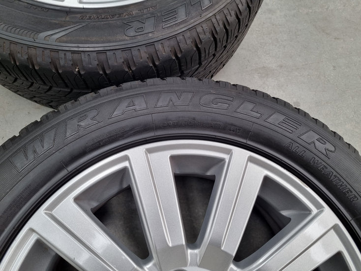 Load image into Gallery viewer, Genuine Land Rover Discovery 4 Silver 19 Inch Wheels and Tyres Set of 4