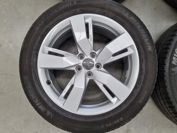 Load image into Gallery viewer, Genuine AUDI Q5 19 Inch Wheels and Michelin Tyres Set of 4