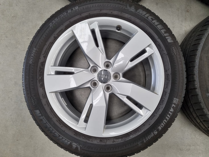 Load image into Gallery viewer, Genuine AUDI Q5 19 Inch Wheels and Michelin Tyres Set of 4