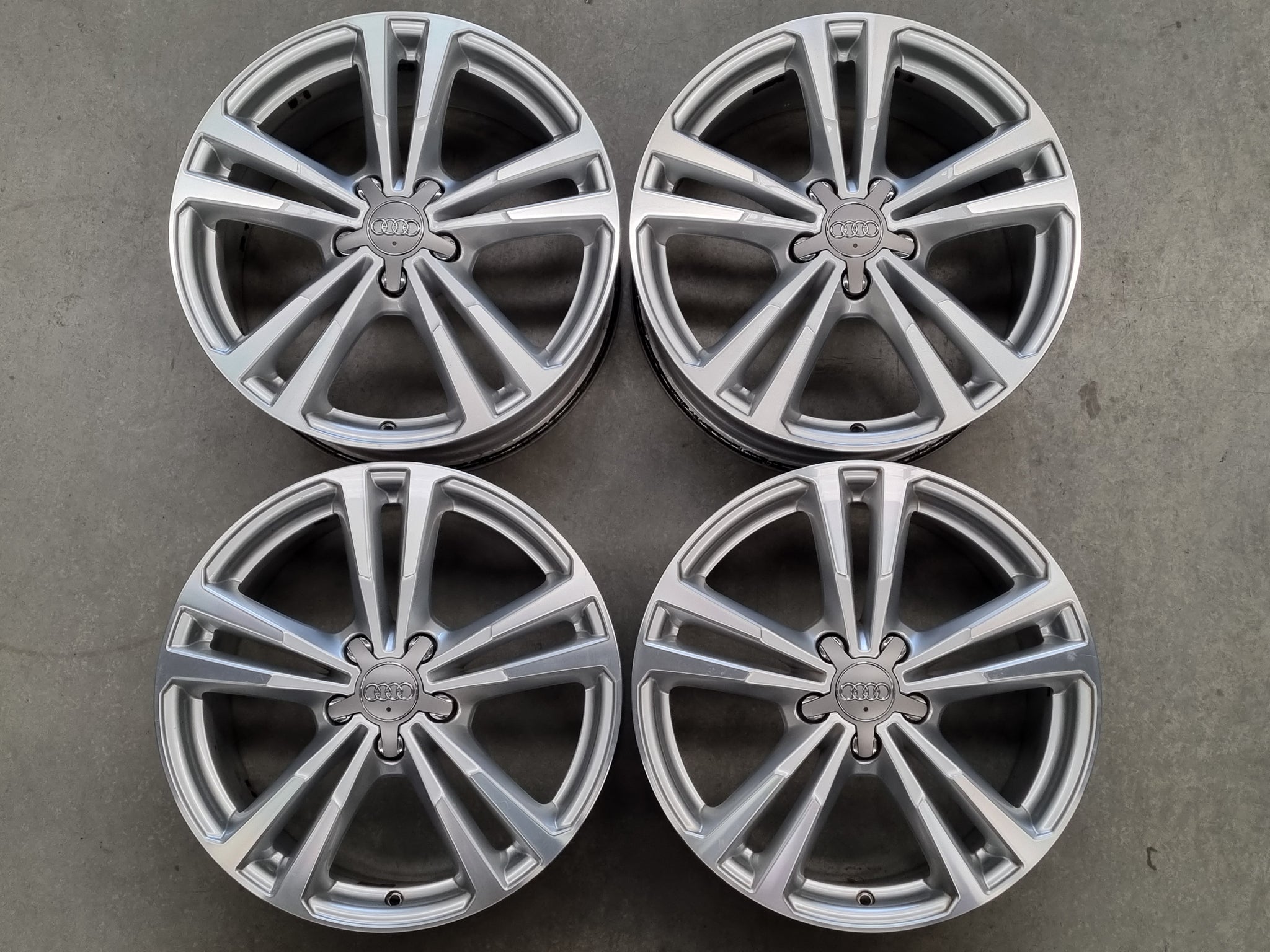 Load image into Gallery viewer, Genuine AUDI S3 Silver 2018 Model 18 Inch Alloy Wheels Set of 4
