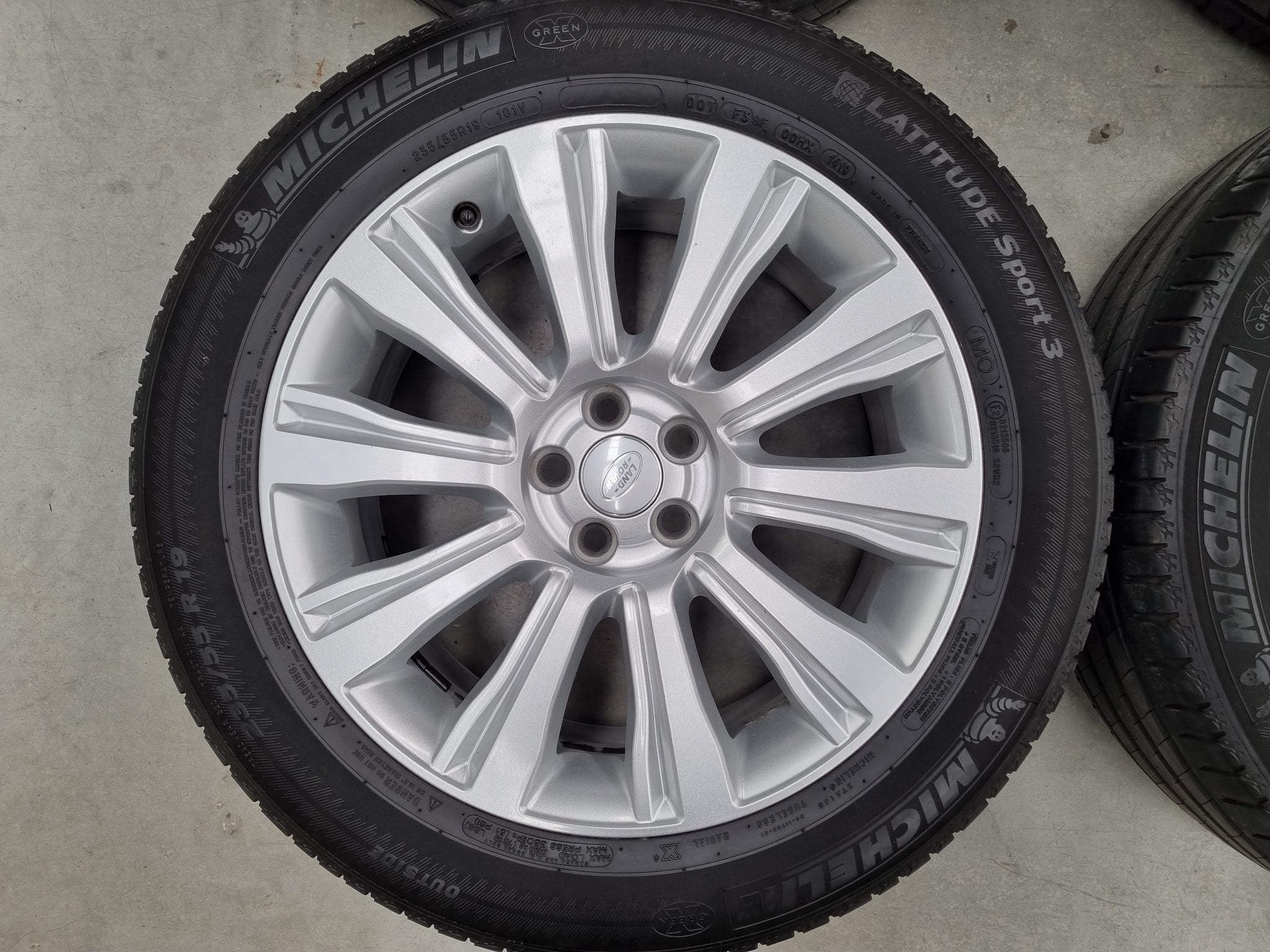Genuine Range Rover Evoque EJ32 Silver 19 Inch Wheels and Tyres Set of ...