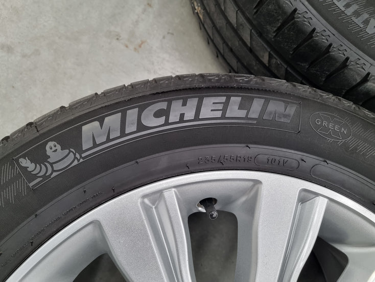 Load image into Gallery viewer, Genuine Range Rover Evoque EJ32 Silver 19 Inch Wheels and Tyres Set of 4