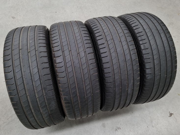 Load image into Gallery viewer, Genuine Range Rover Evoque EJ32 Silver 19 Inch Wheels and Tyres Set of 4