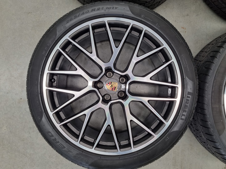 Load image into Gallery viewer, Genuine Porsche Macan 2021 Model 21 Inch Spyder Wheels and Tyres Set of 4
