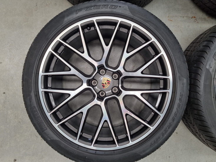 Load image into Gallery viewer, Genuine Porsche Macan 2021 Model 21 Inch Spyder Wheels and Tyres Set of 4