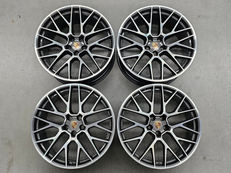 Load image into Gallery viewer, Genuine Porsche Macan 2021 Model 21 Inch Spyder Wheels Set of 4