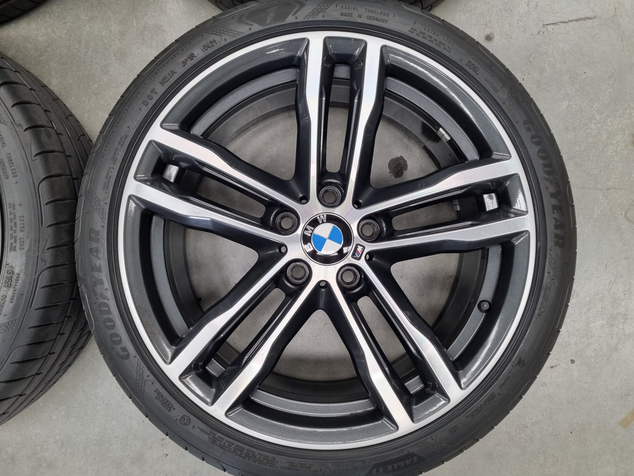 Load image into Gallery viewer, Genuine BMW 3 Series F30 Style 704M 19 Inch Wheels and Tyres Set of 4
