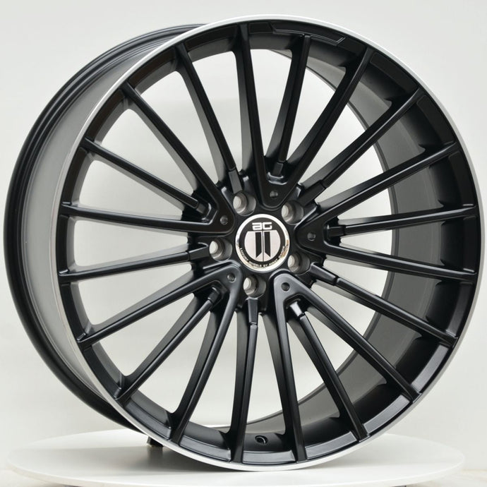 AM600 20 Inch Staggered ET35 Black Machined Lip