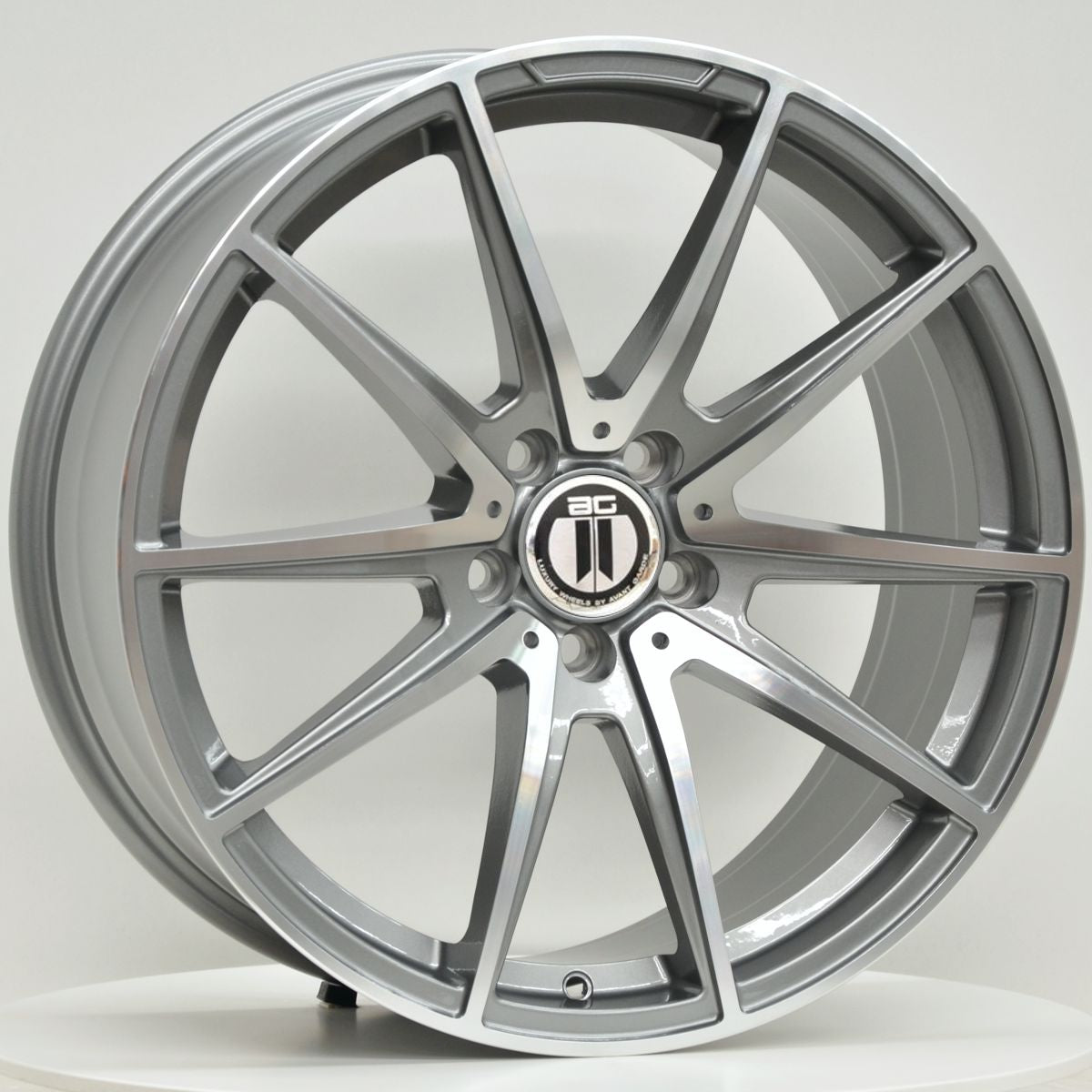Load image into Gallery viewer, AM620 19 Inch Staggered ET45 Grey Machined Face
