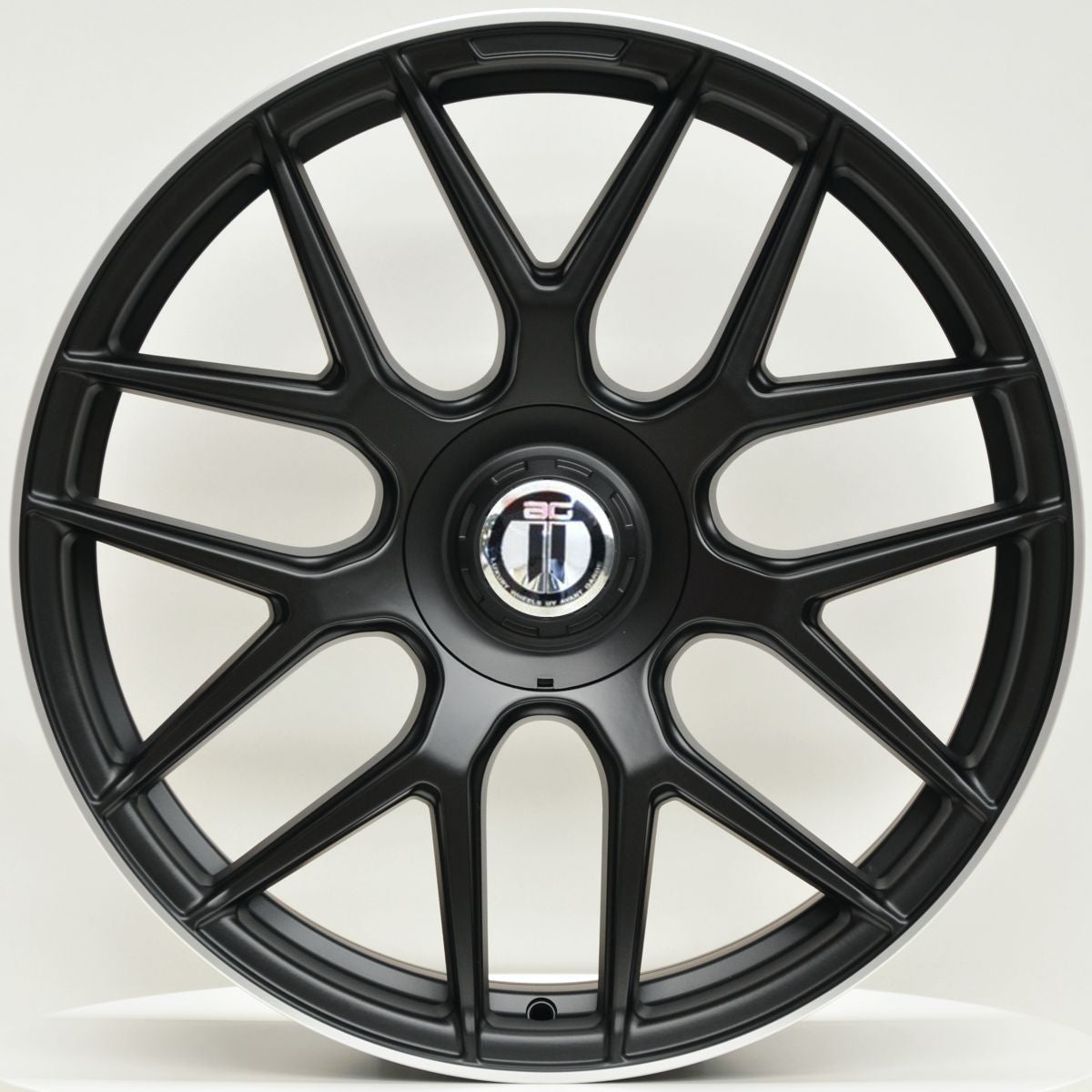 Load image into Gallery viewer, AM636 20 Inch Staggered ET38 Black Machined Lip
