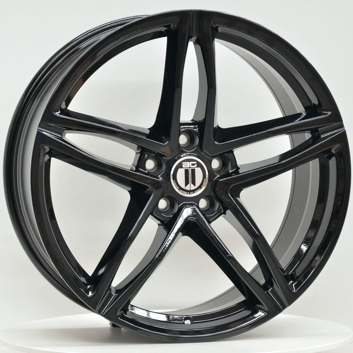 LS-8 20 Inch Staggered ET42 Gloss Black